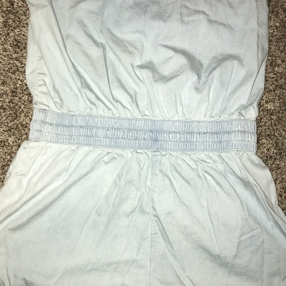 Light Denim romper. Forever 21 size small - Picture 6 of 7